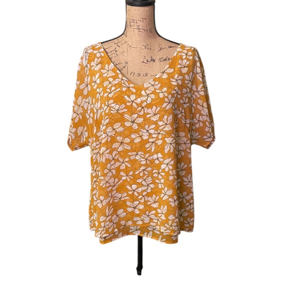 CAbi Yellow Orange Short Sleeve Relaxed‎ Blouse